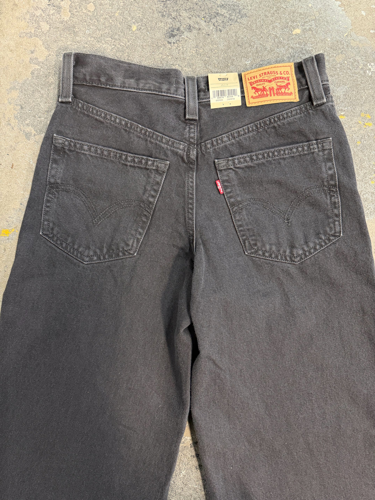 Levi Size 25 Denim Jeans