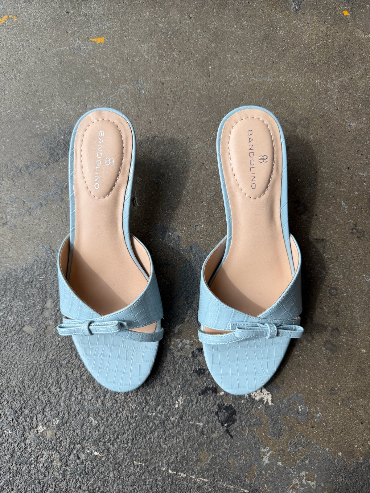 Bandolino Size 6 Croc Heels