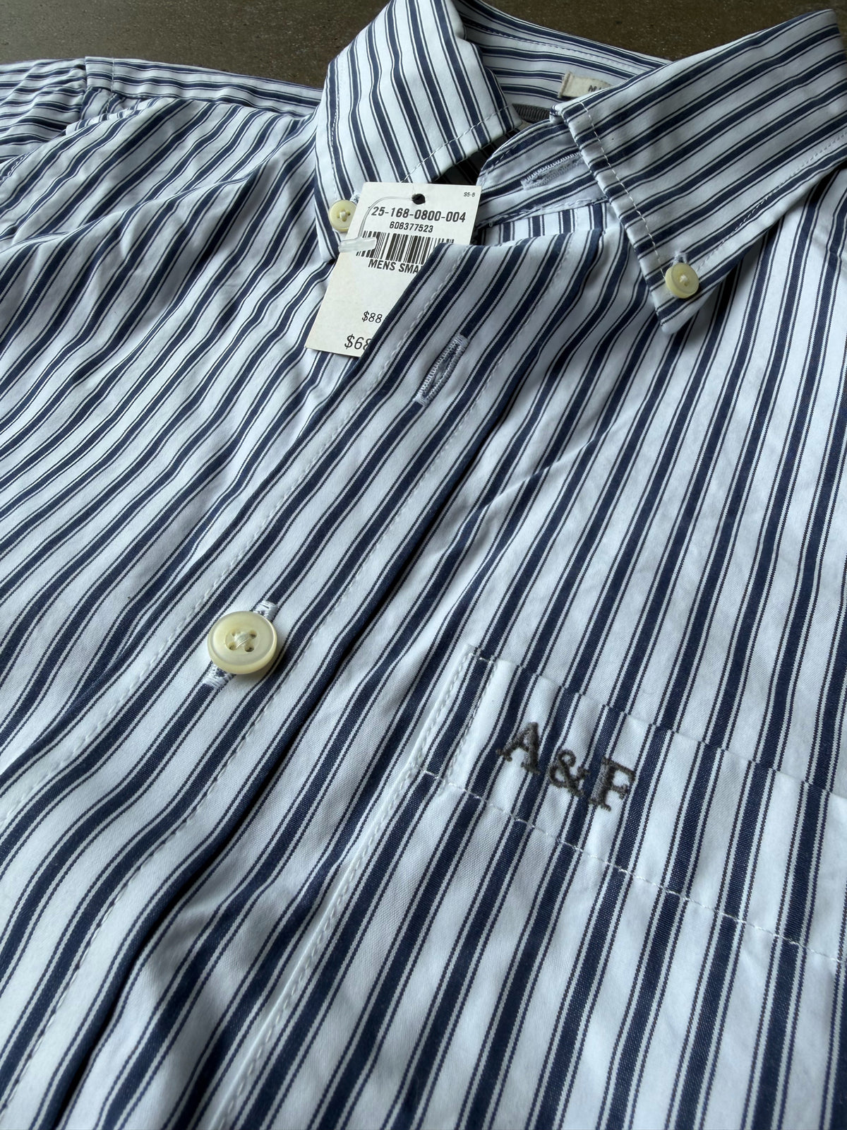Abercrombie & Fitch NEW Small Button Up