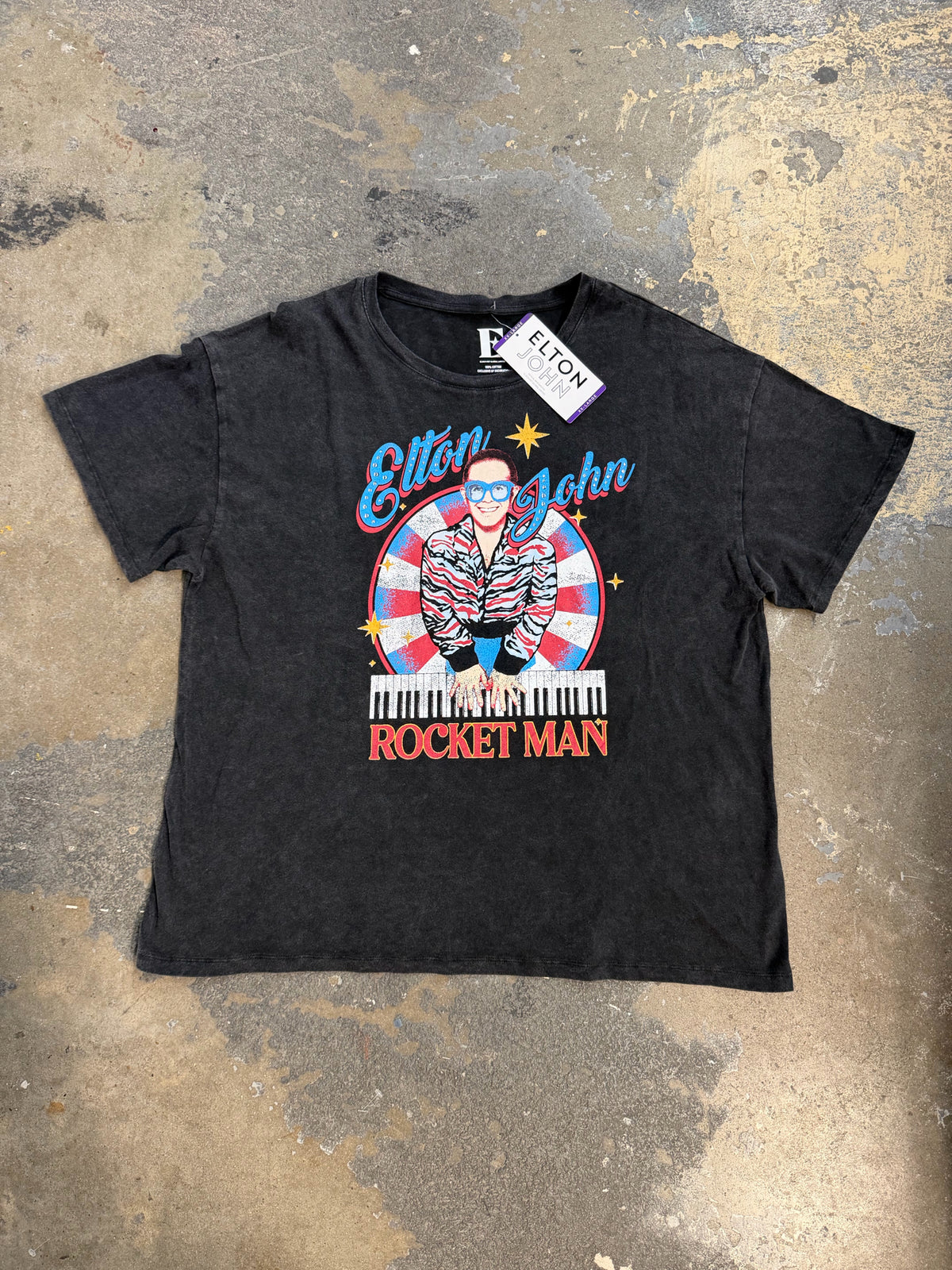E XXL NWT Graphic Shirt