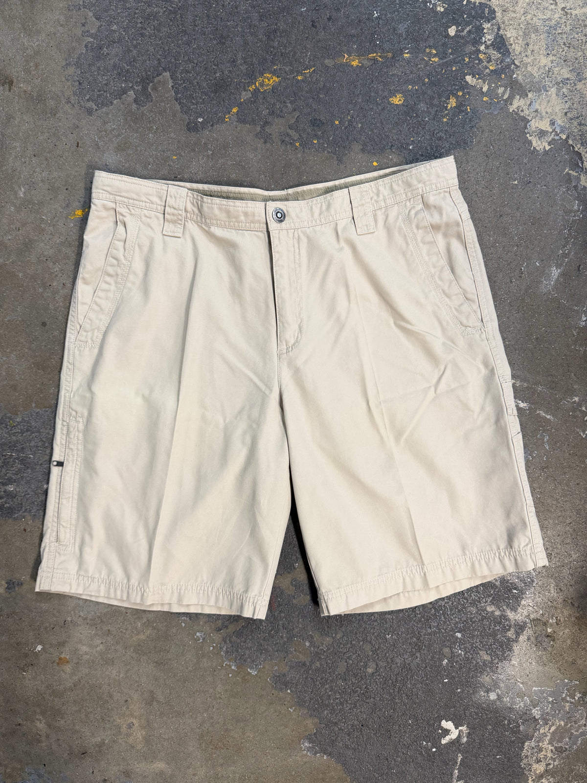 Columbia Size 38 Mens Shorts