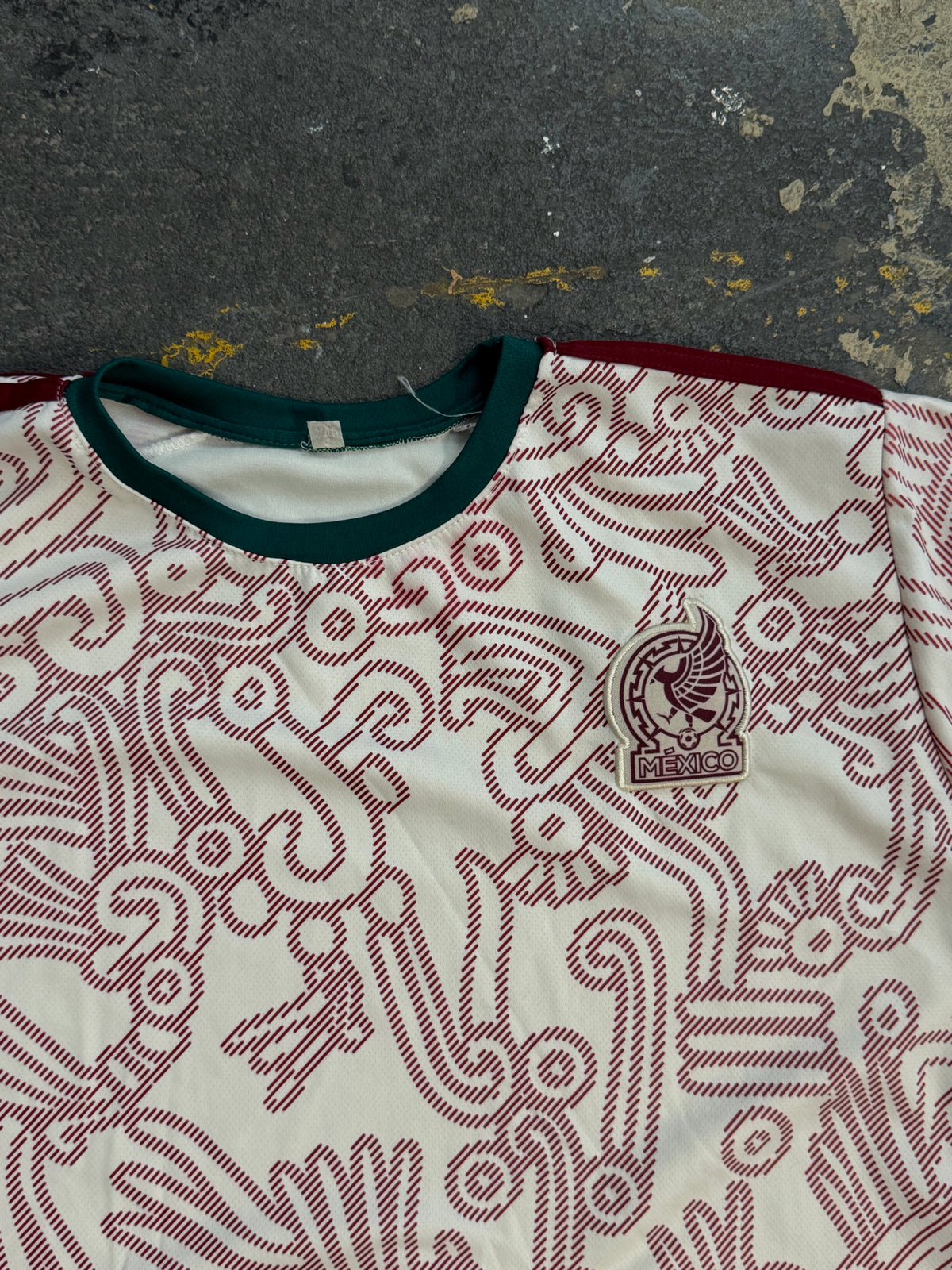 UNK Medium Cream Shirt