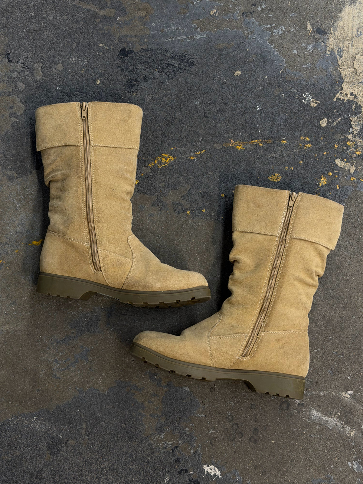 Wonderlust Size 7 Tan Shoes