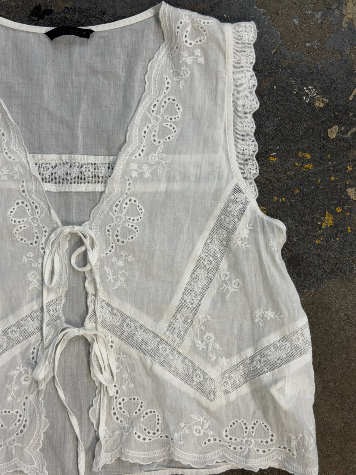 Zara Small White Top