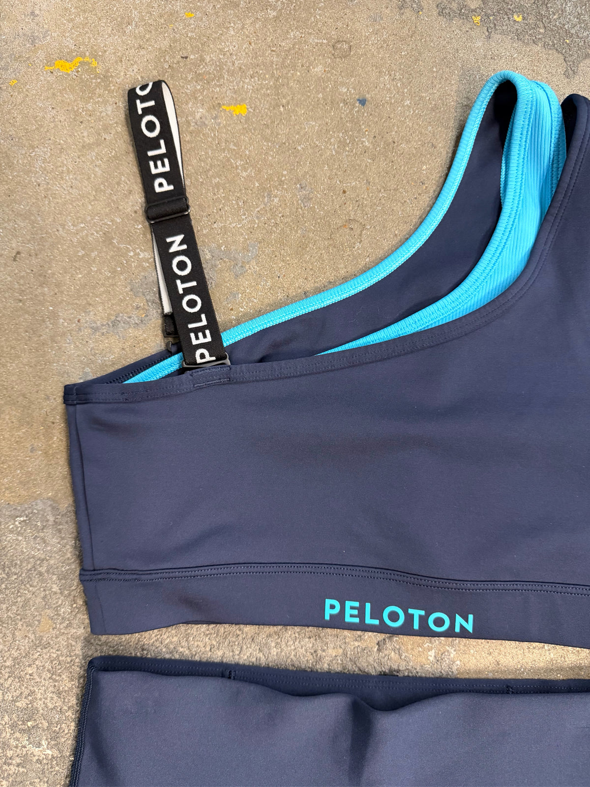 Pelaton Size Small Navy Athletic Apparel
