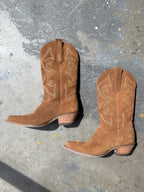 Dingo Size 8 Camel Suede Shoes
