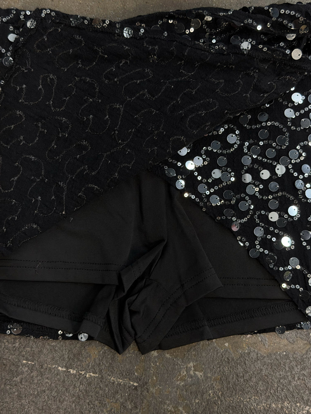 Emerson Lane Small Black Skirt