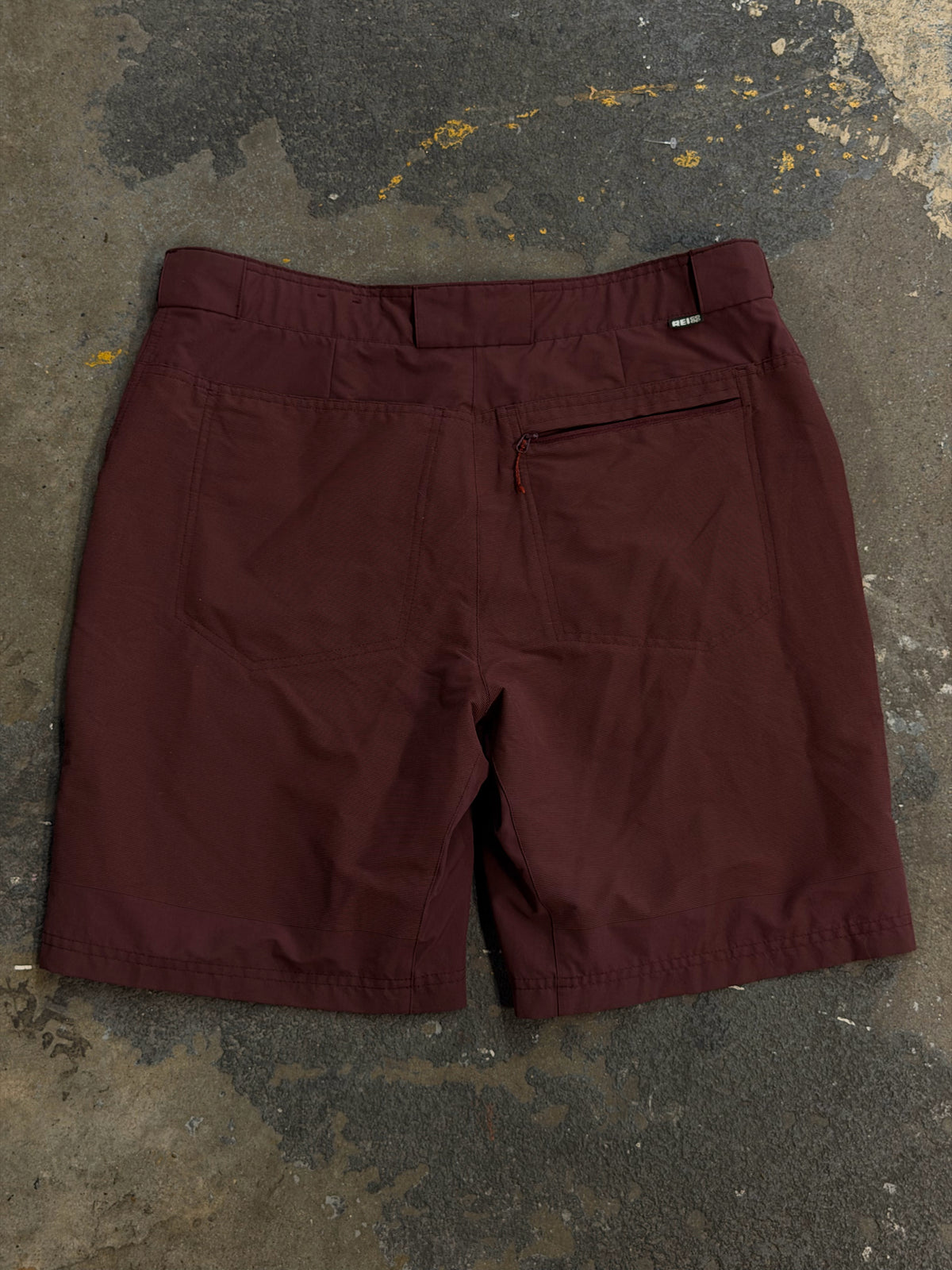 REI Size 36 Maroon Mens Shorts