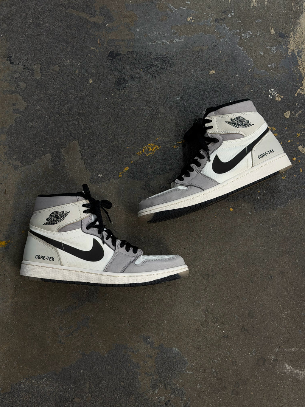 Nike Size 8 Gray Shoes