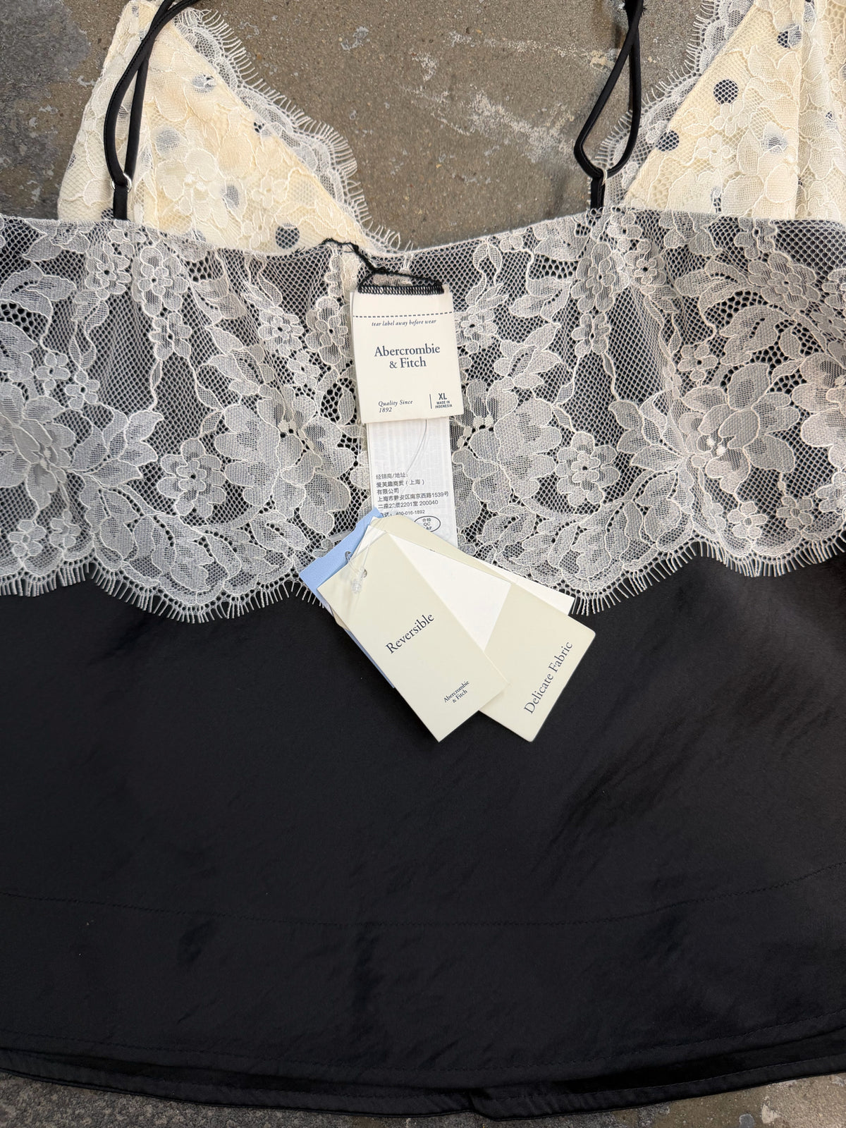 Abercrombie & Fitch Size XL Reversable B&W Top