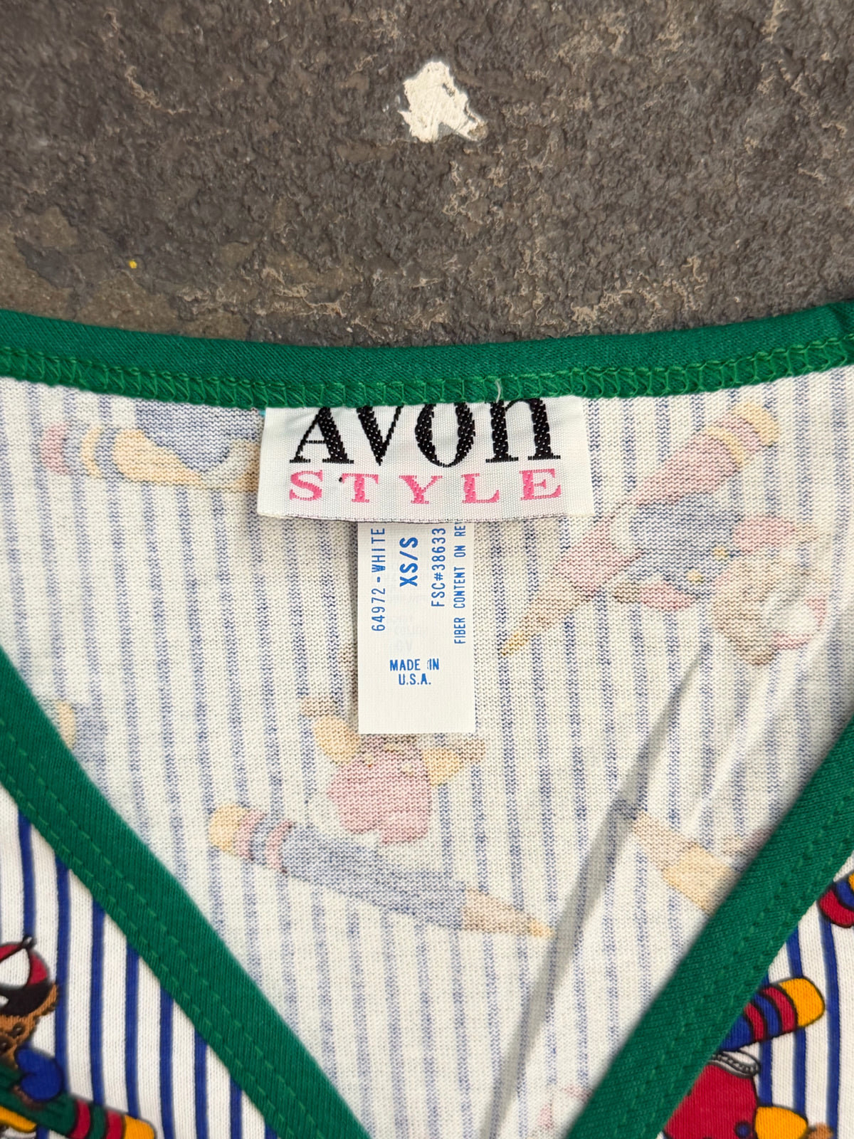 Avon M/L Multi-Color Shirt