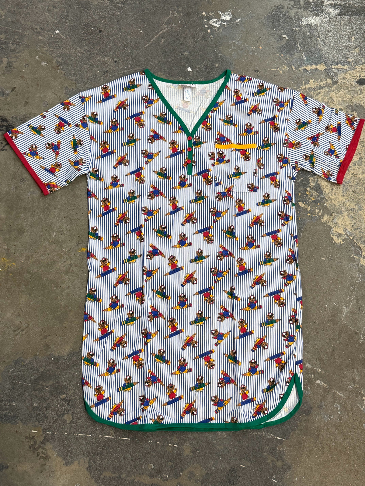 Avon M/L Multi-Color Shirt